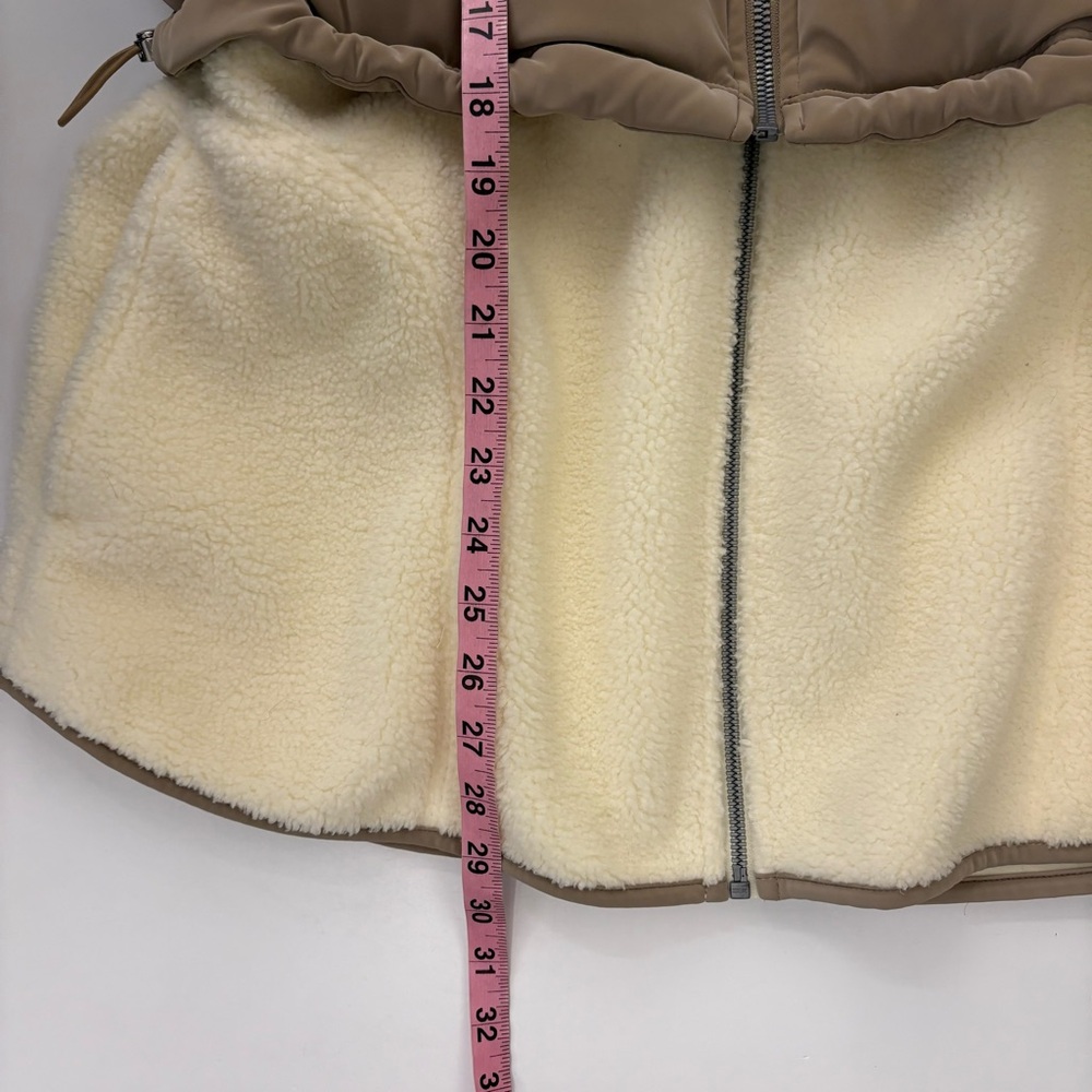 Spanx || Luxe Fleece Puffer Vest Convertible Two in One Driftwood Ivory XL - Picture 7 of 10
